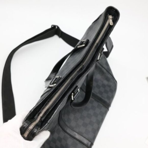 Tadao Damier Graphite Black Shoulder Bag - Picture 8 of 8